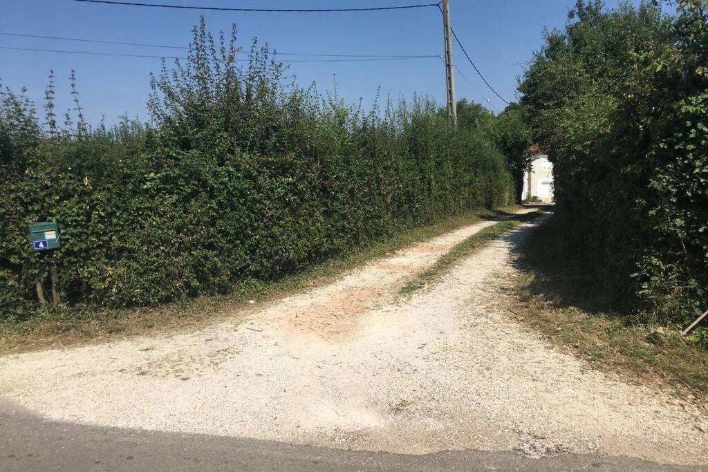Logement Independant Le Poulailler Proche Guedelon Treigny Luaran gambar