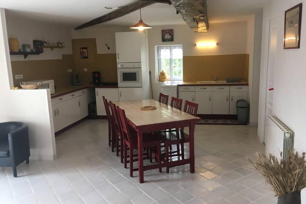 Logement Independant Le Poulailler Proche Guedelon Treigny Luaran gambar