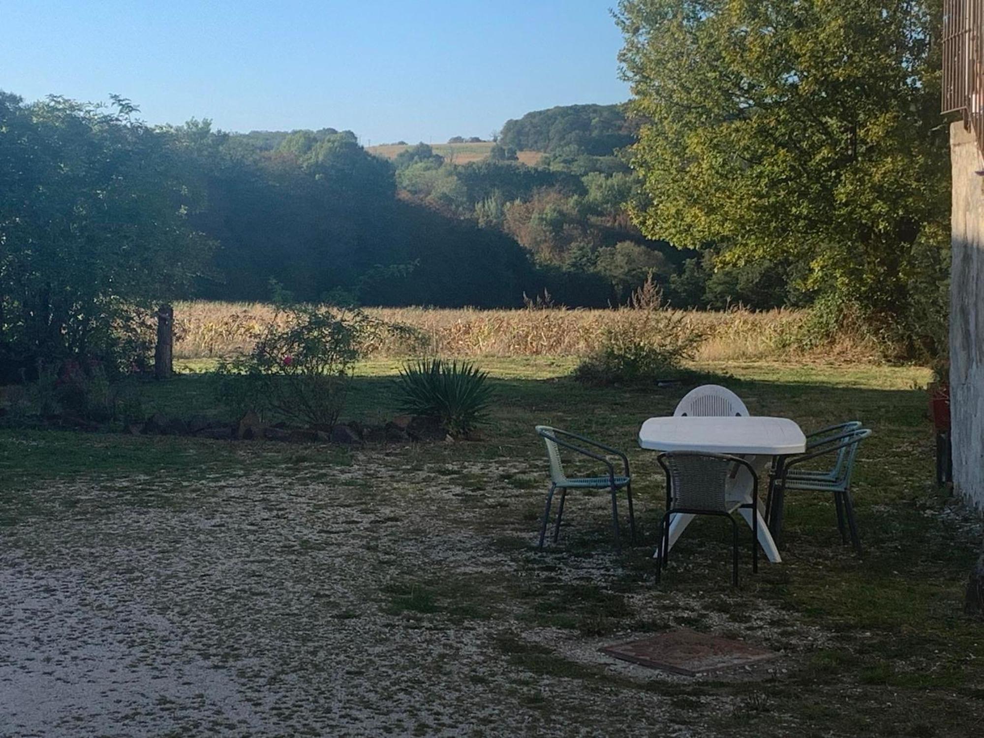 Logement Independant Le Poulailler Proche Guedelon Treigny Luaran gambar